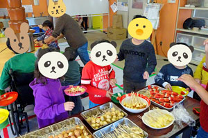 チョコレート、何を付けて食べようかな…♪（福井県共同募金会NHK歳末たすけあい助成）